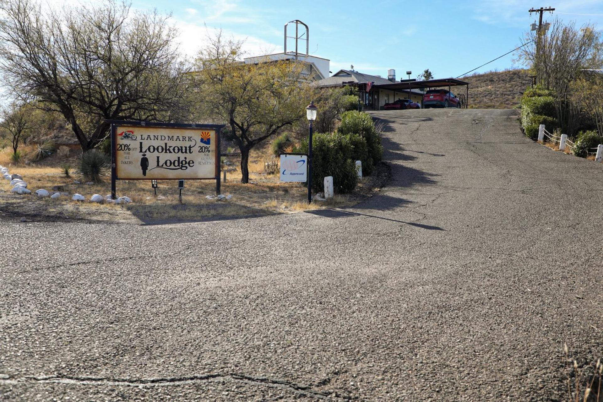 Landmark Lookout Lodge Tombstone Eksteriør bilde